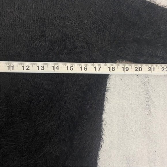 If It Were Me Sweater Womens Large Black Long Sleeve Long Line Pull Over Furry - Picture 7 of 9